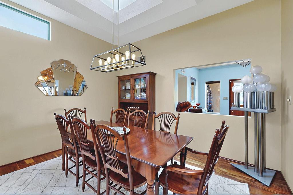 536 BLACK BEAR Road NE