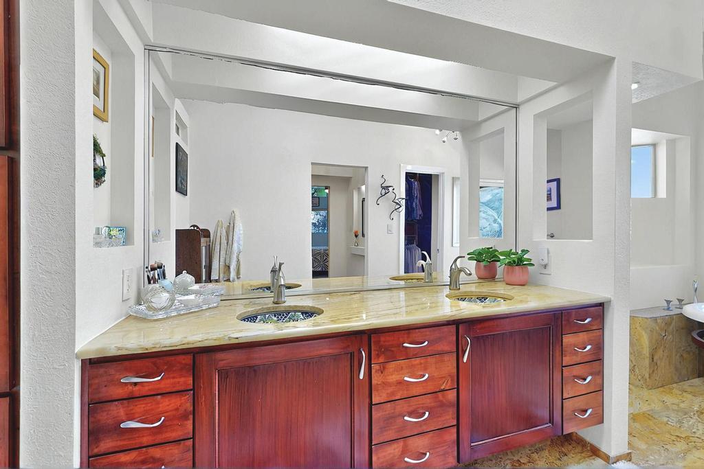 536 BLACK BEAR Road NE