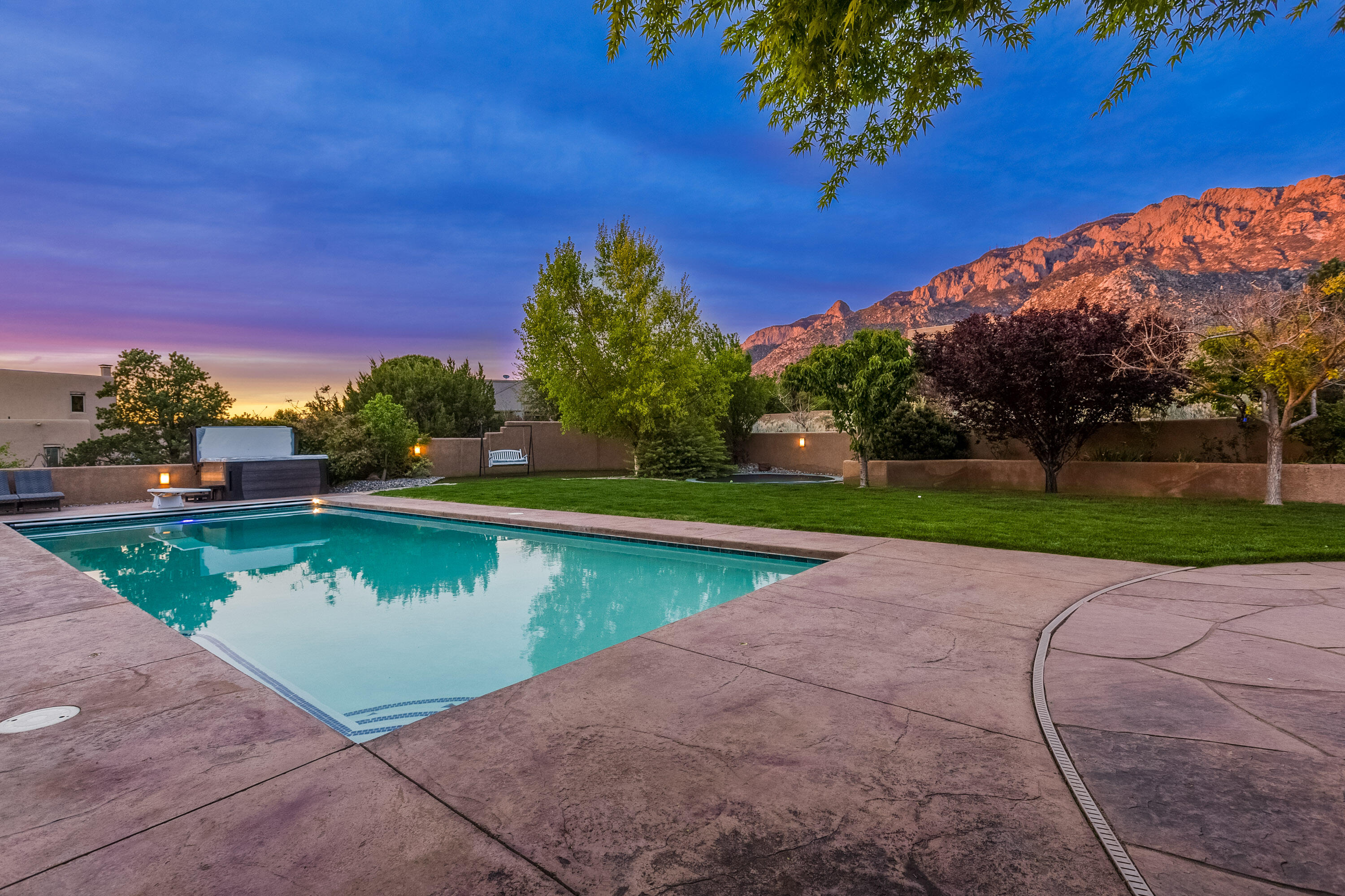 536 BLACK BEAR Road NE