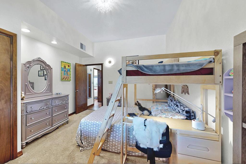 536 BLACK BEAR Road NE