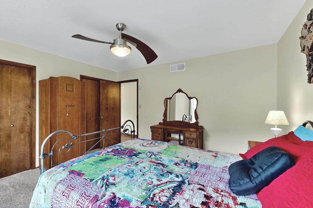 536 BLACK BEAR Road NE