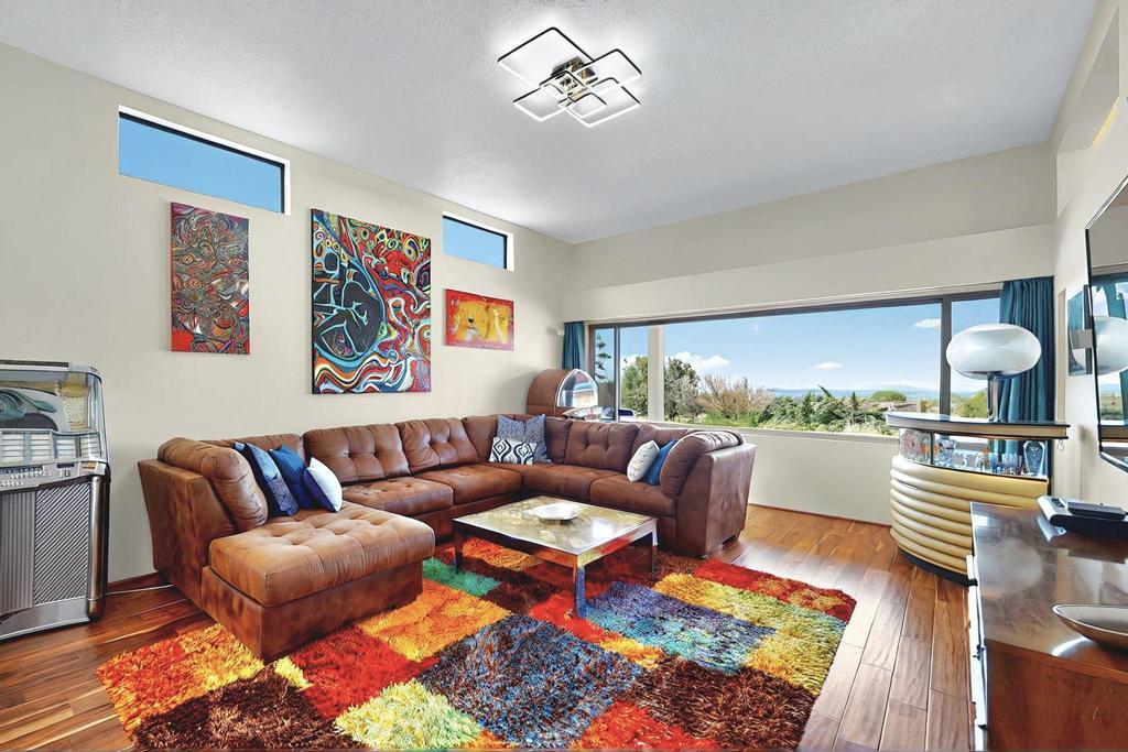 536 BLACK BEAR Road NE