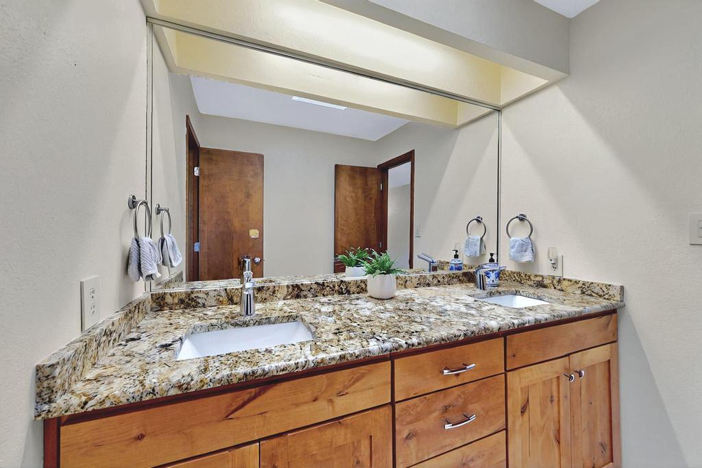 536 BLACK BEAR Road NE