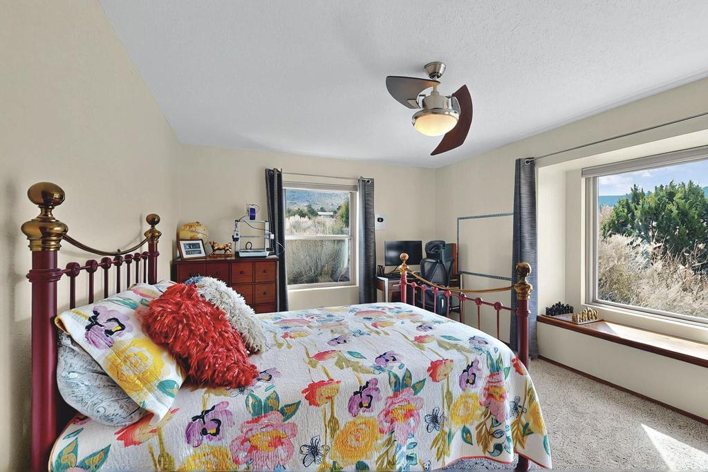 536 BLACK BEAR Road NE