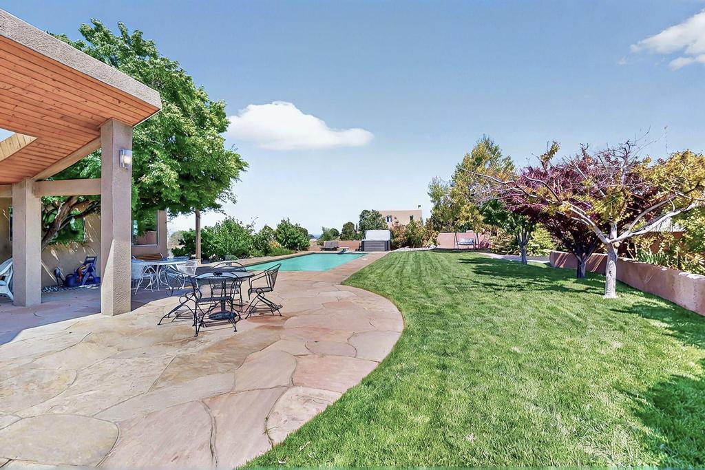 536 BLACK BEAR Road NE