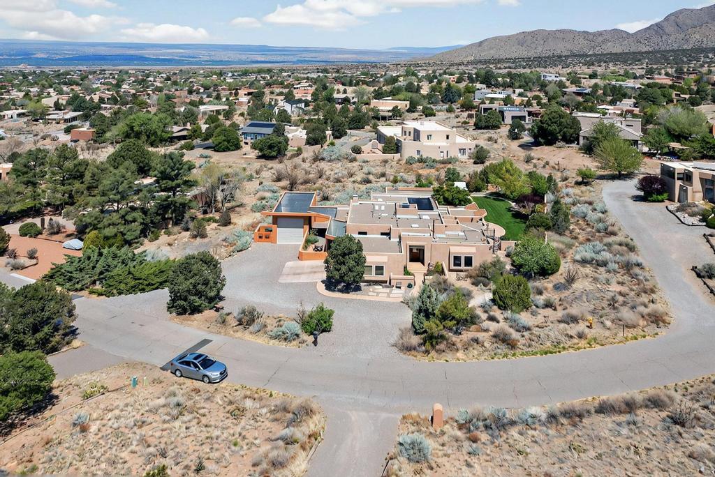 536 BLACK BEAR Road NE