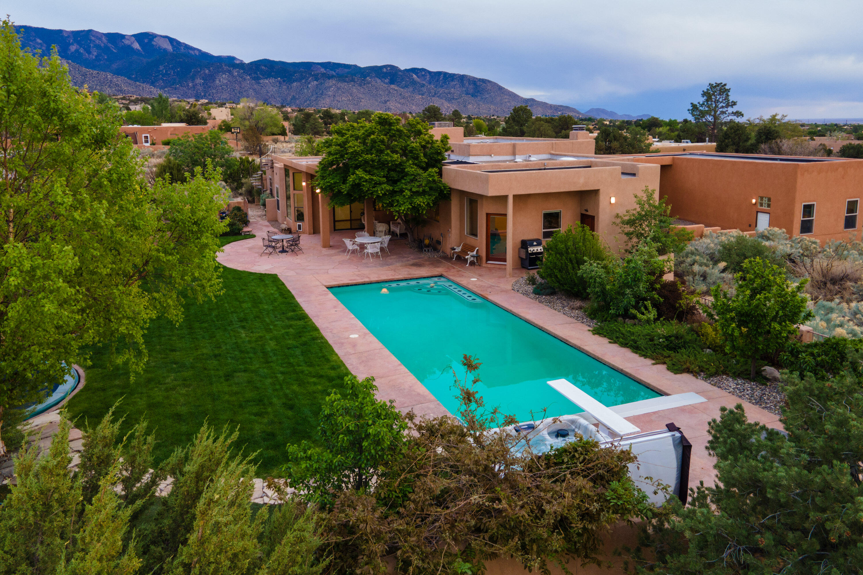 536 BLACK BEAR Road NE