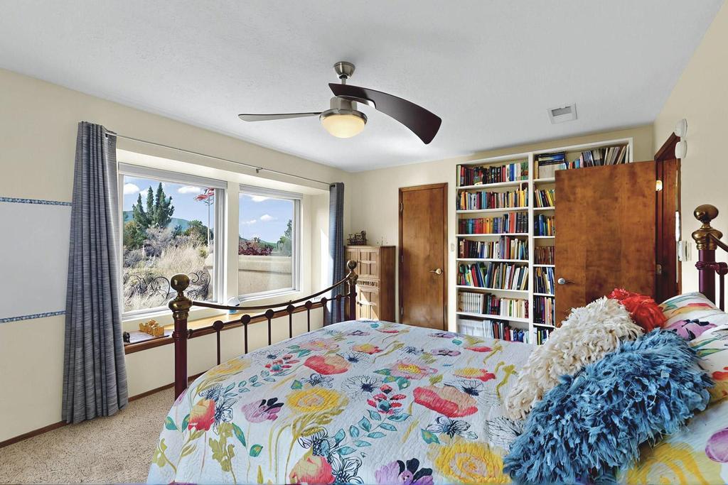 536 BLACK BEAR Road NE