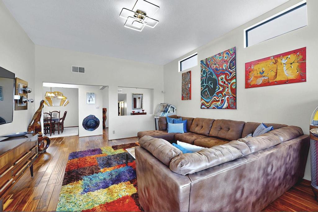 536 BLACK BEAR Road NE