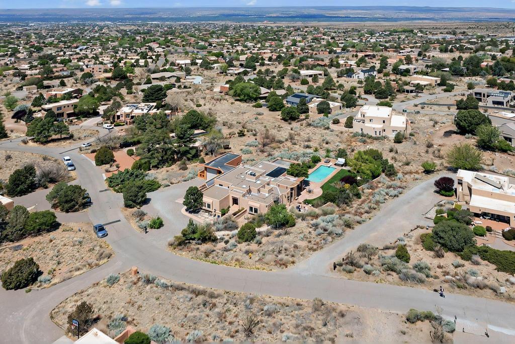 536 BLACK BEAR Road NE