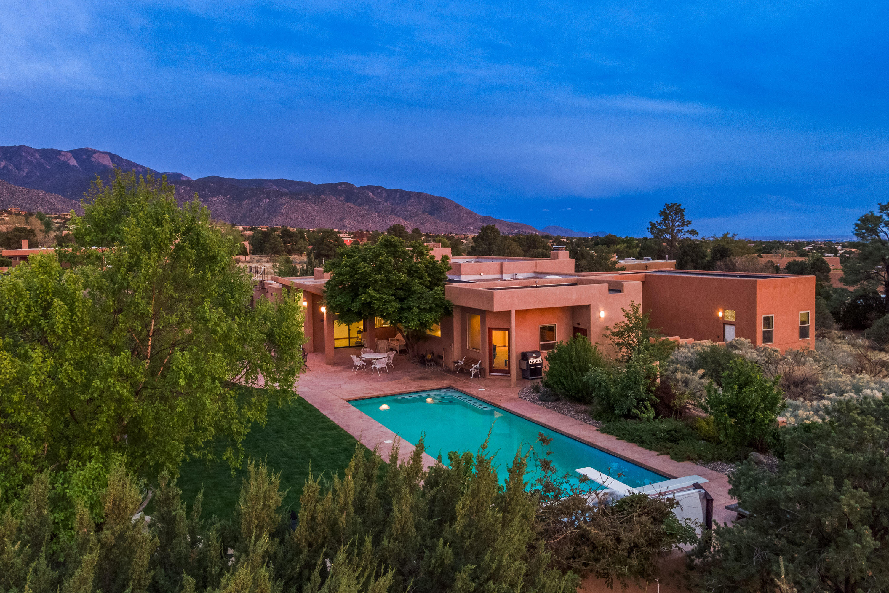 536 BLACK BEAR Road NE