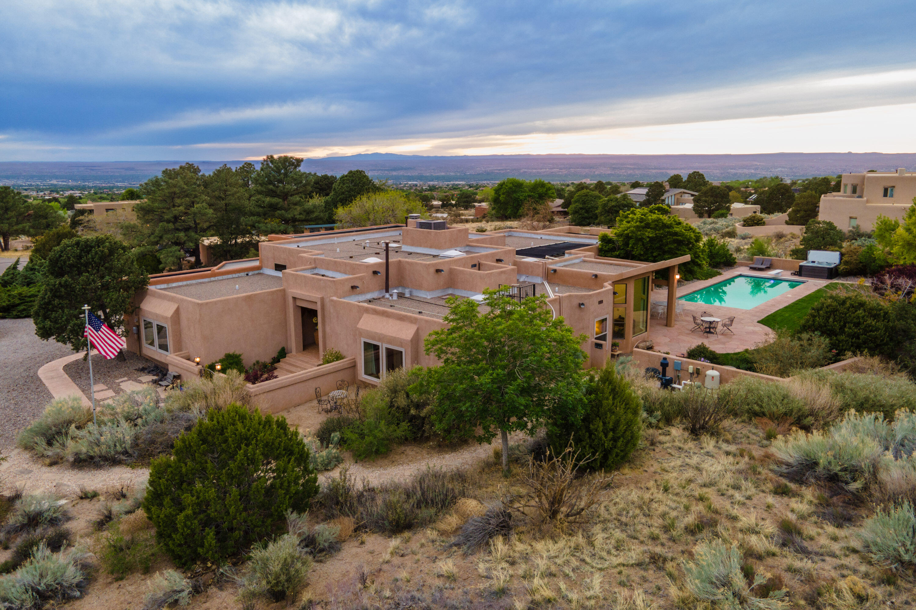 536 BLACK BEAR Road NE