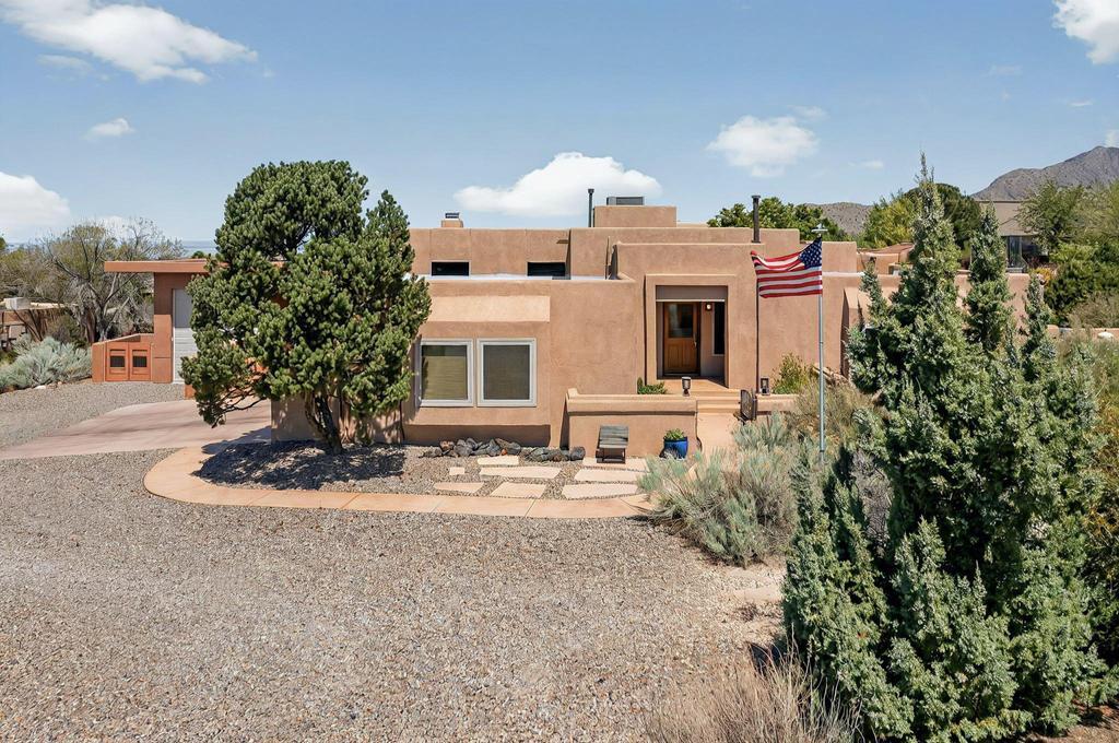 536 BLACK BEAR Road NE