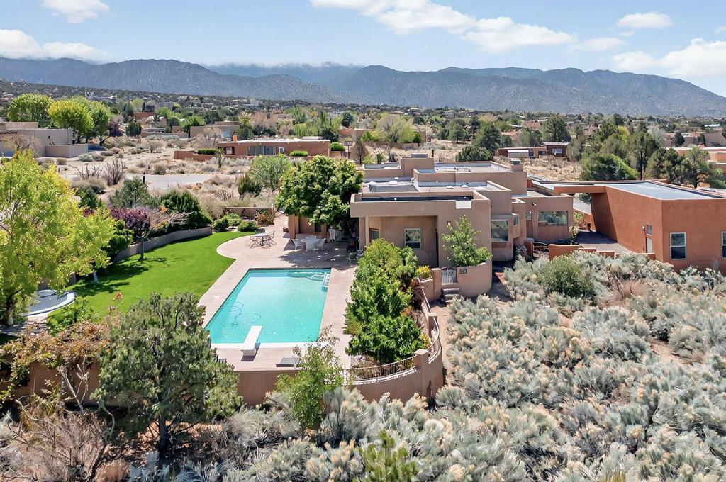 536 BLACK BEAR Road NE