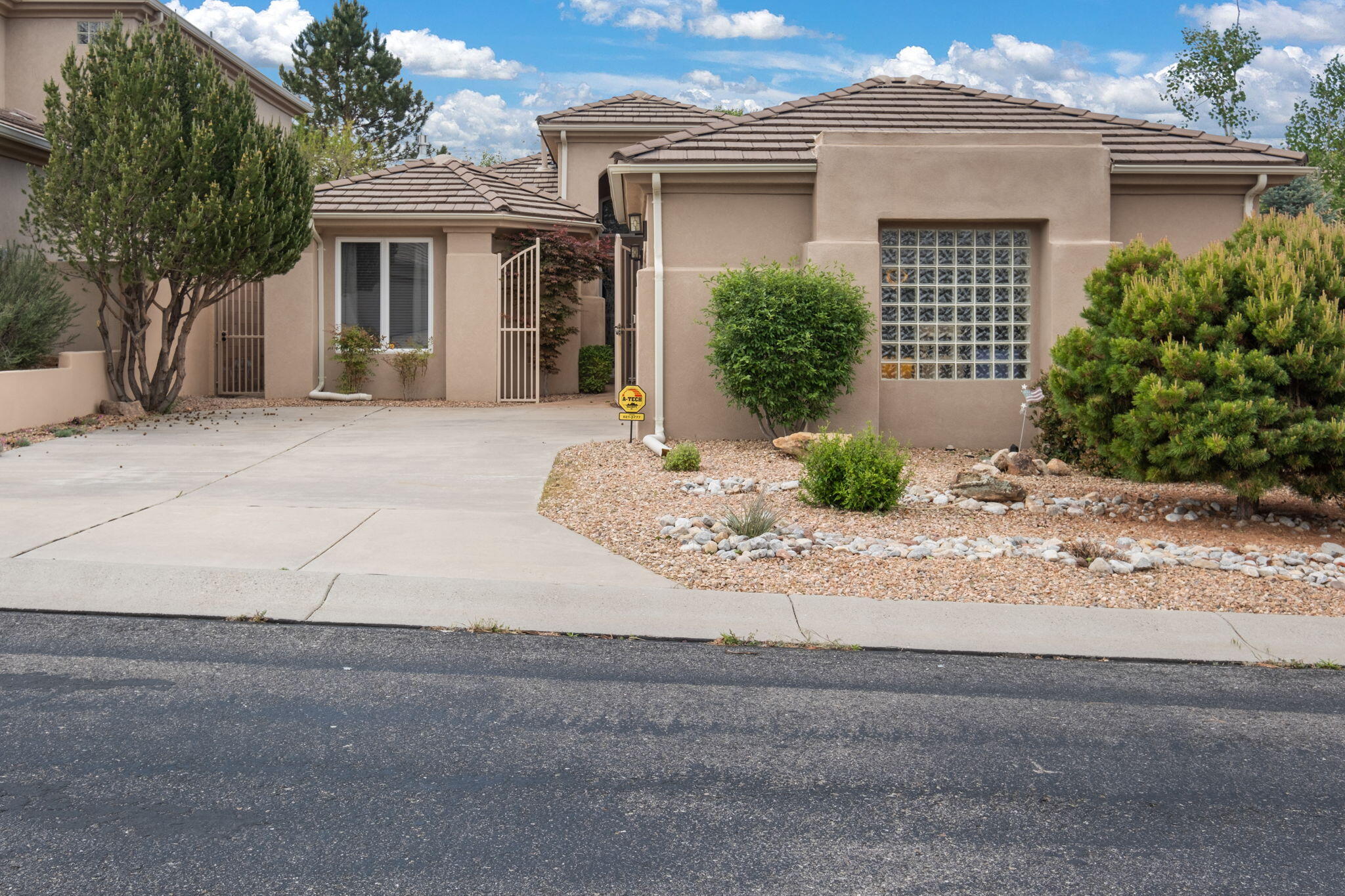 12700 DESERT MARIGOLD Lane NE