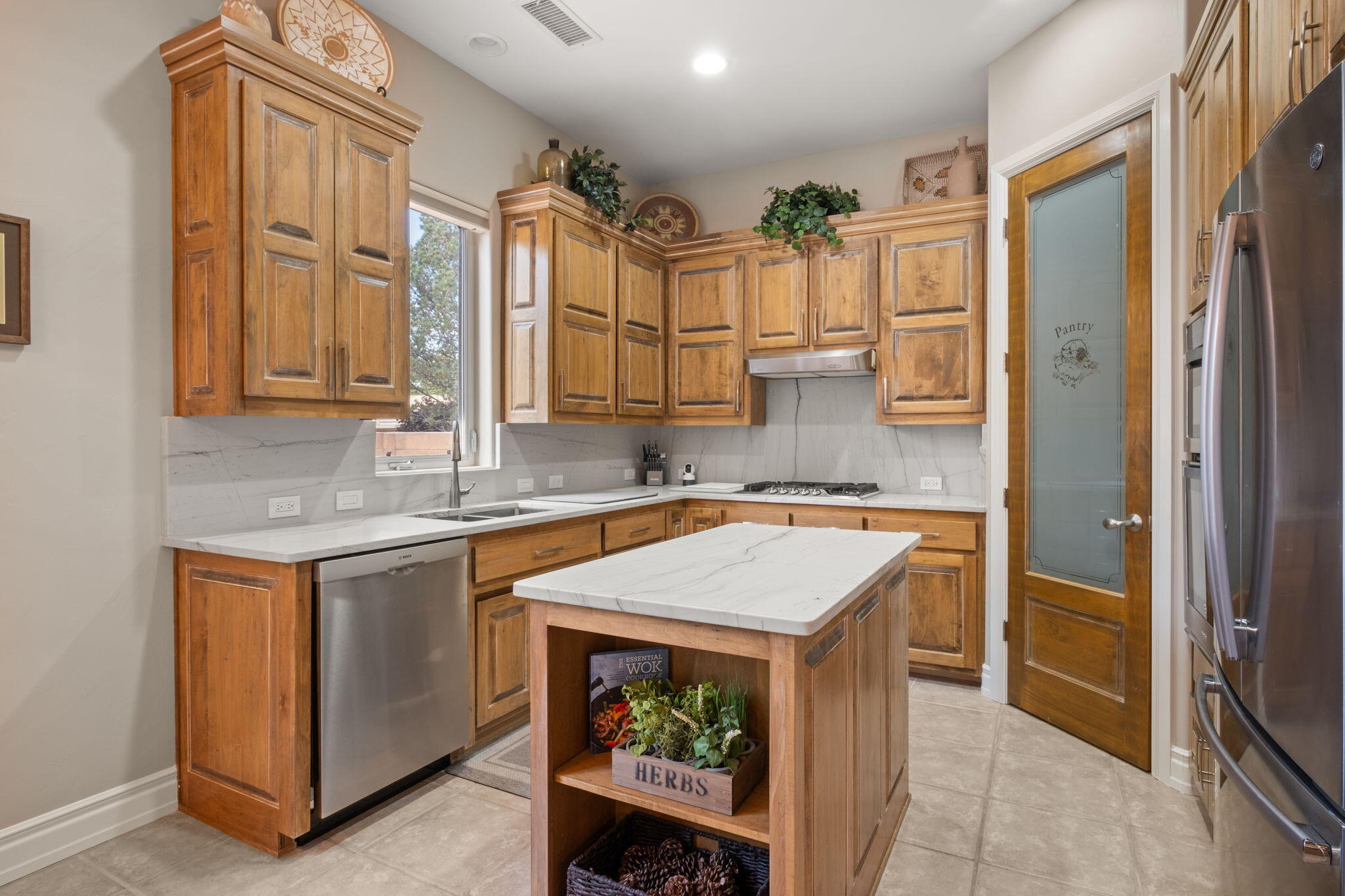 12700 DESERT MARIGOLD Lane NE