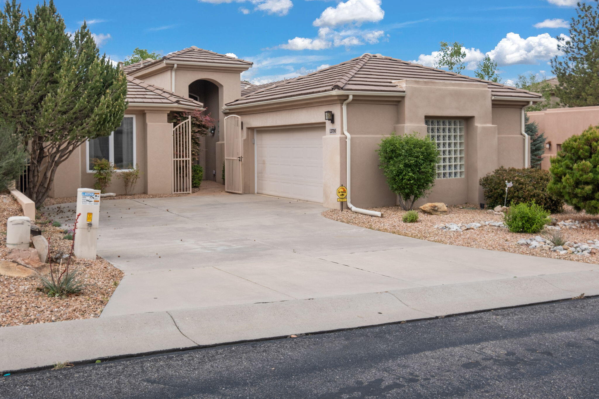 12700 DESERT MARIGOLD Lane NE