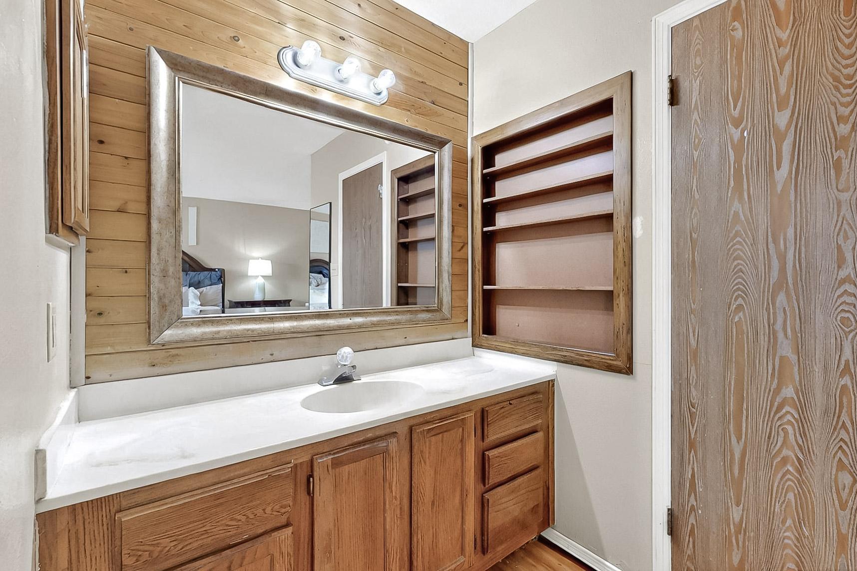 811 BUCKBOARD Road SE