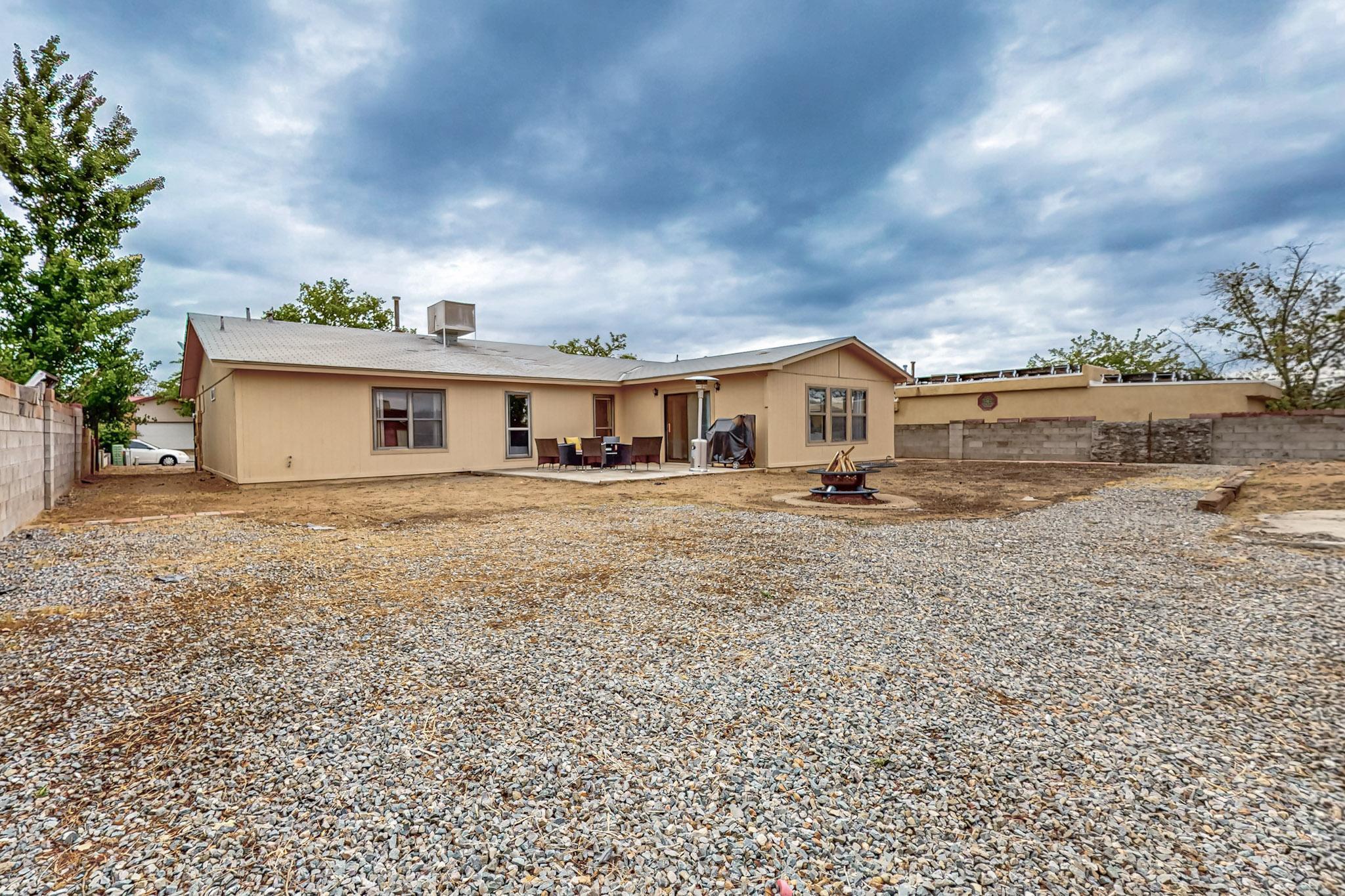 811 BUCKBOARD Road SE