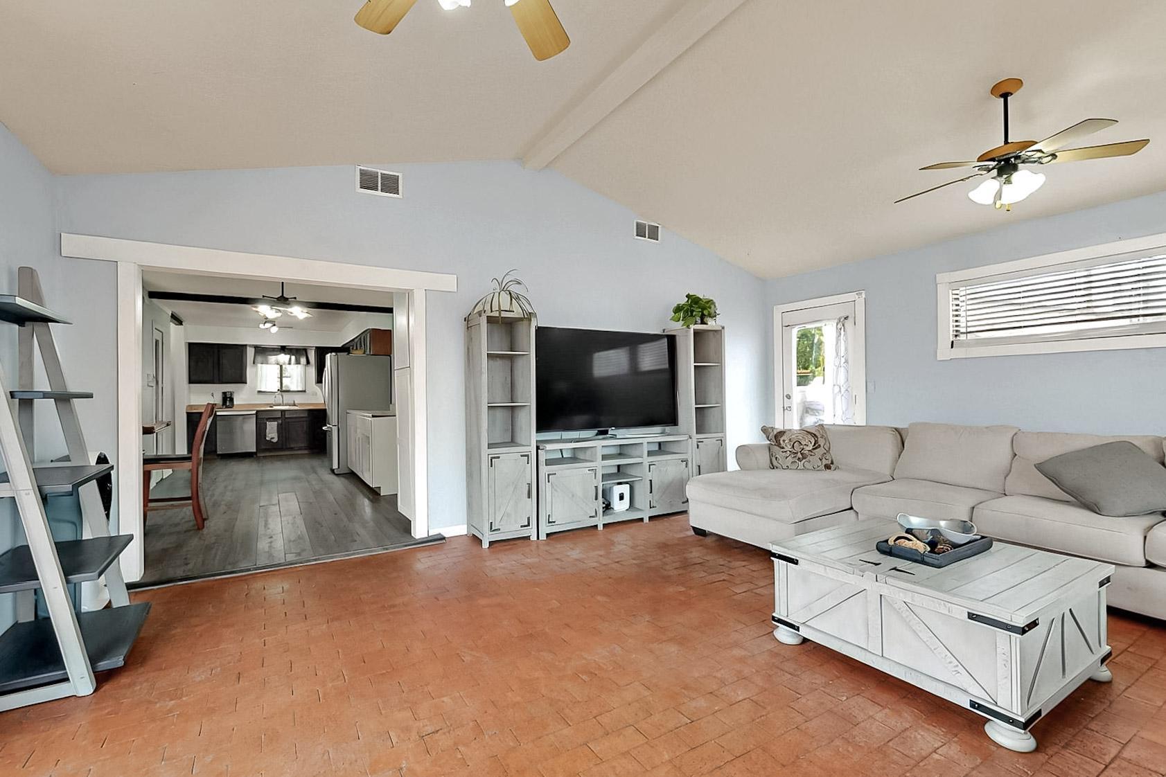 811 BUCKBOARD Road SE