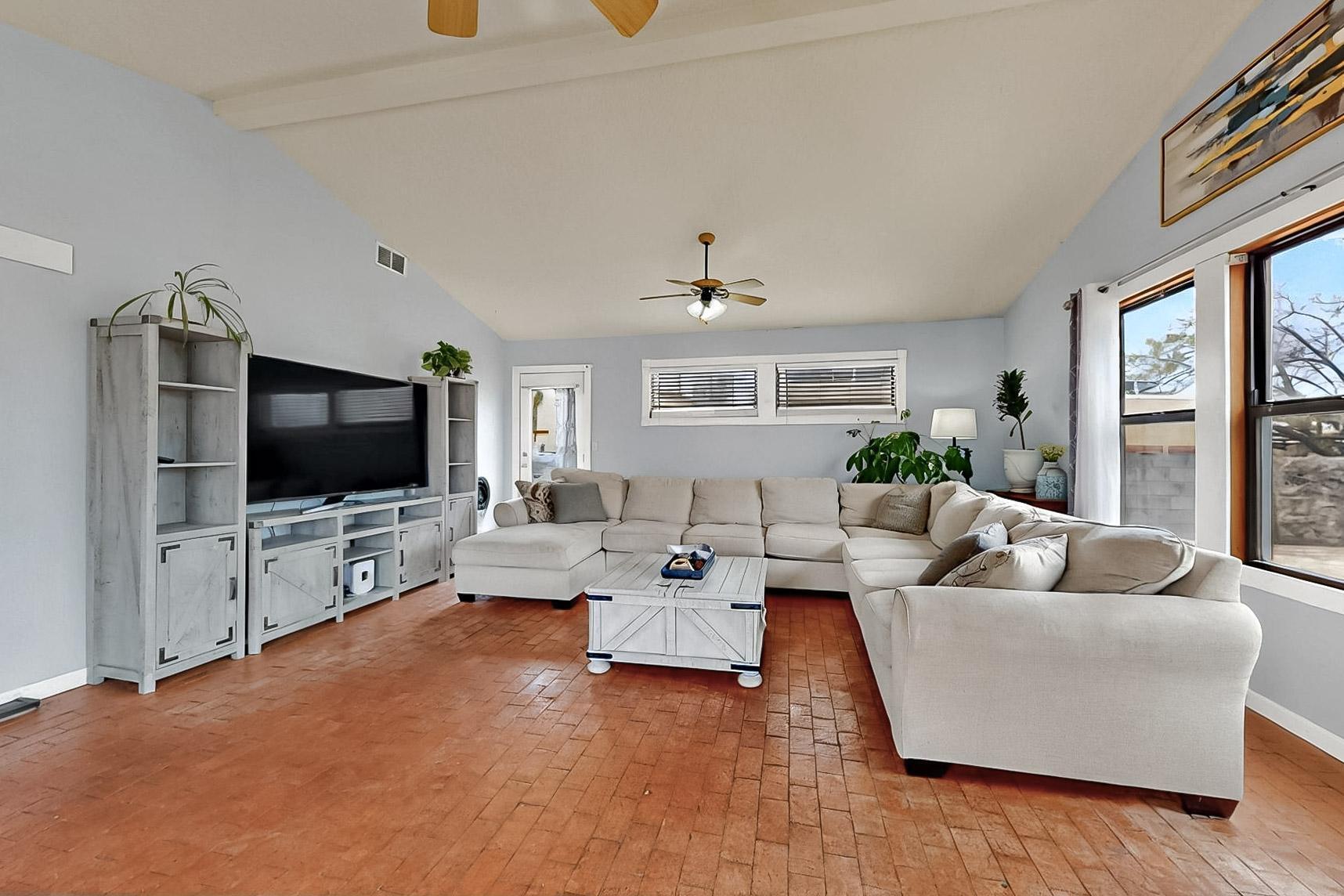 811 BUCKBOARD Road SE