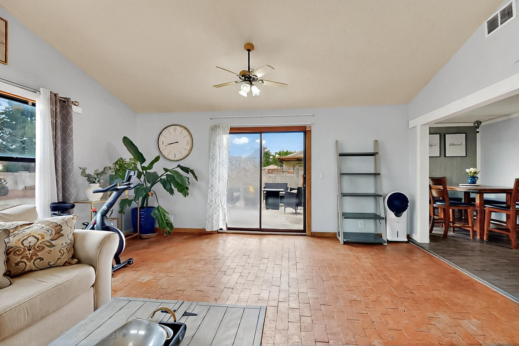 811 BUCKBOARD Road SE