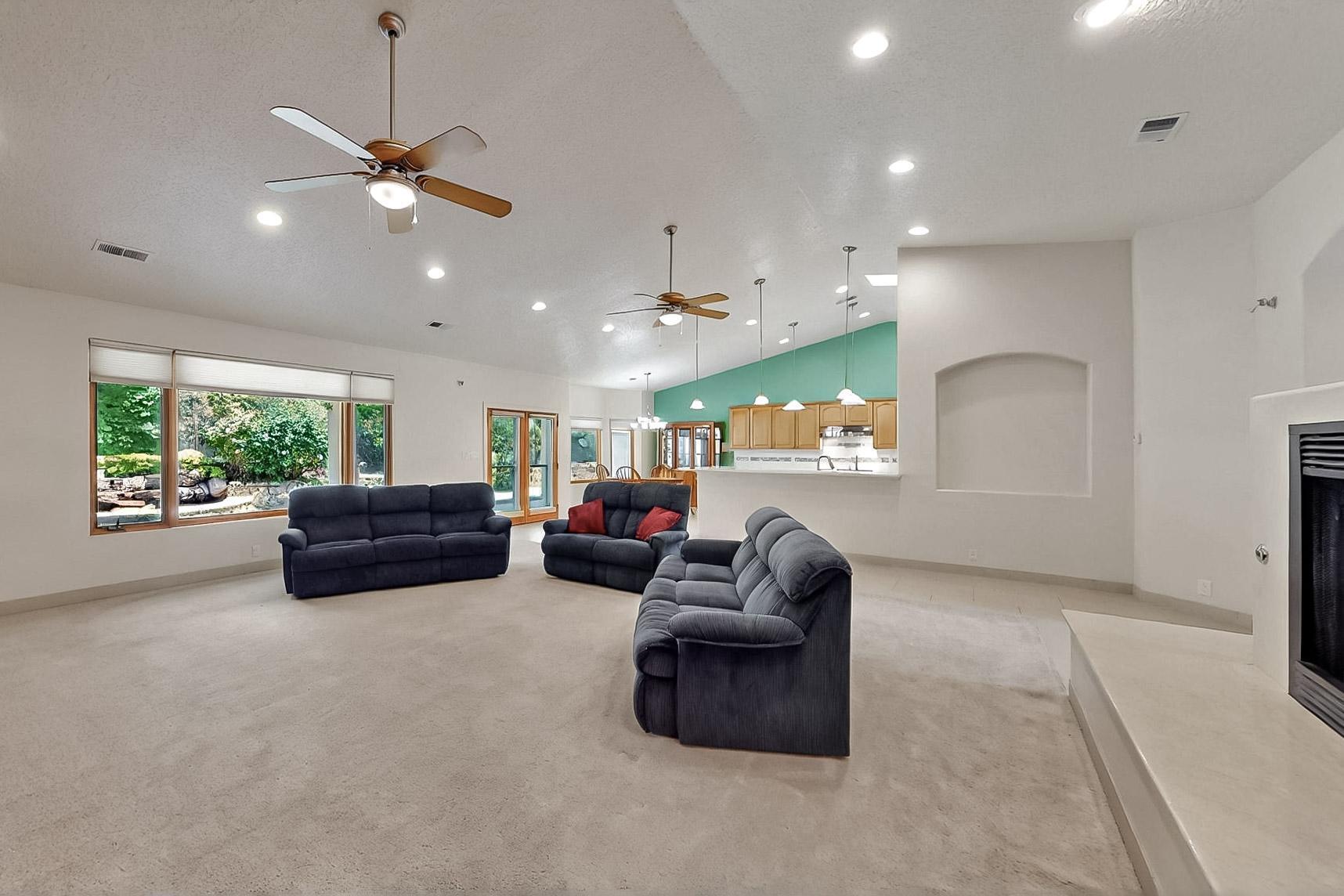 6924 BRANDYWINE Loop NE