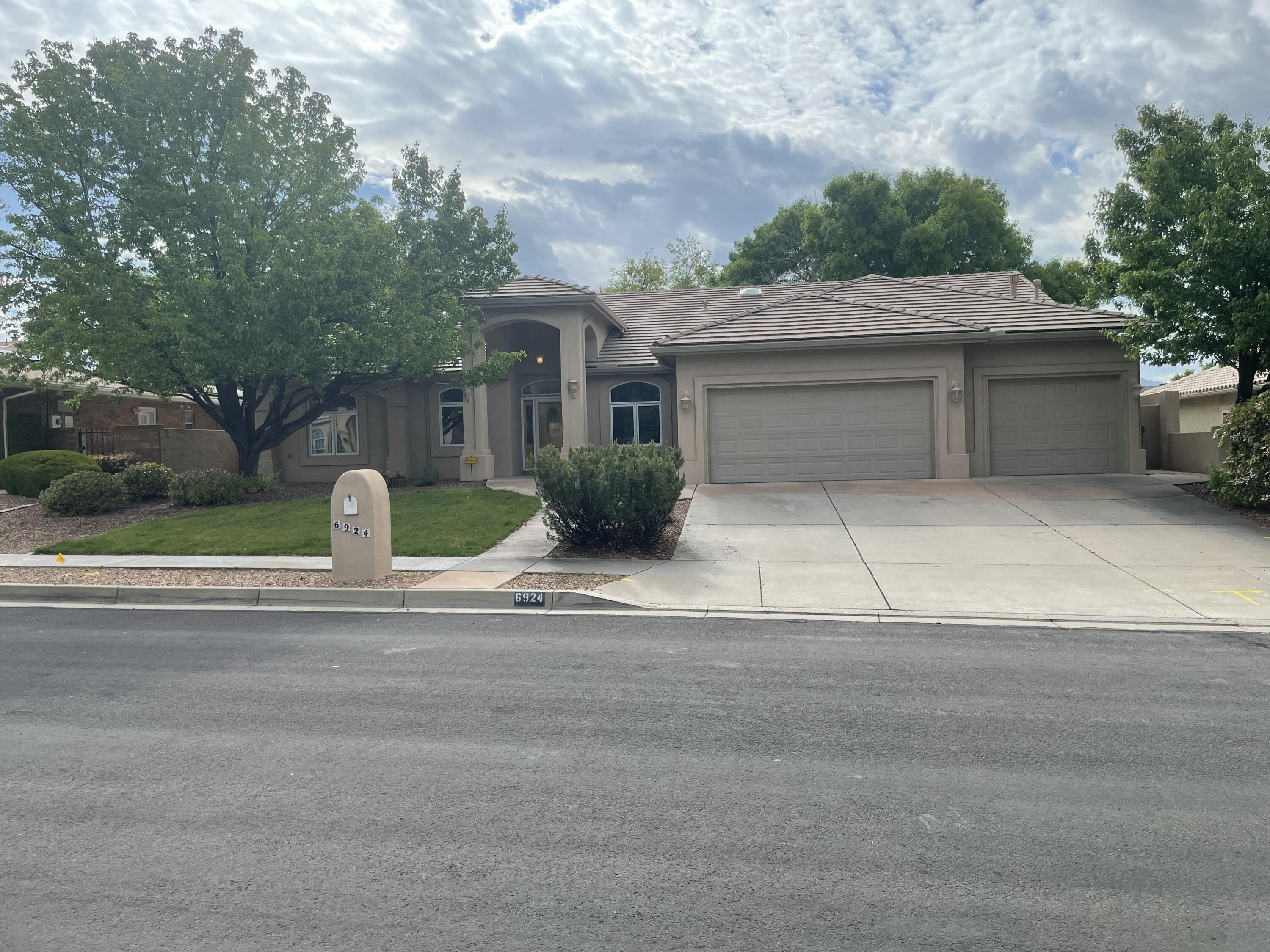 6924 BRANDYWINE Loop NE