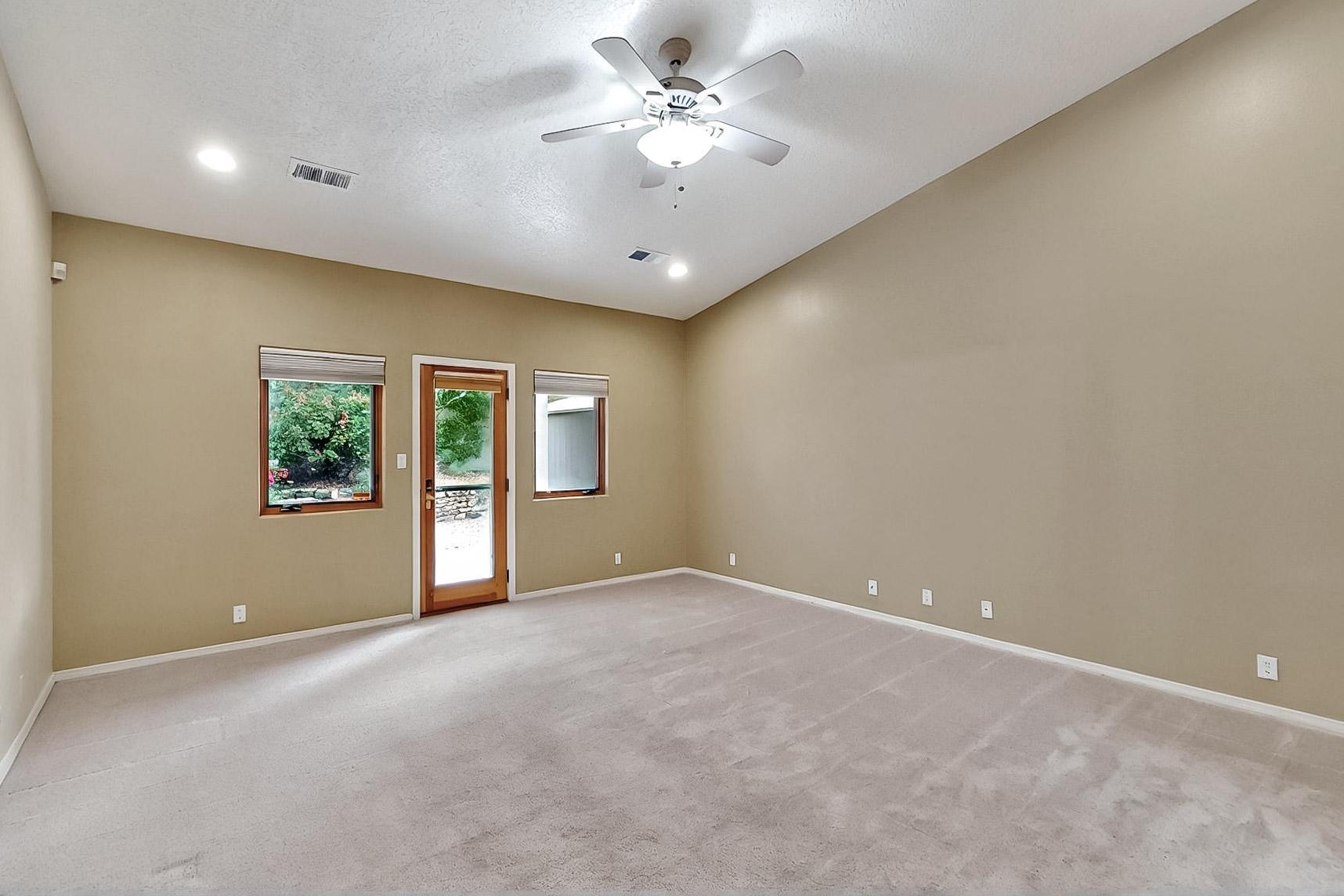 6924 BRANDYWINE Loop NE