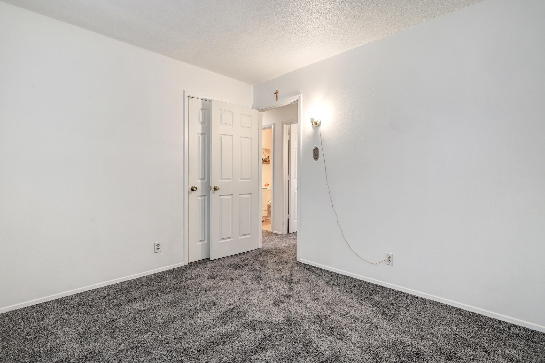 2807 DESERT GARDEN Lane SW