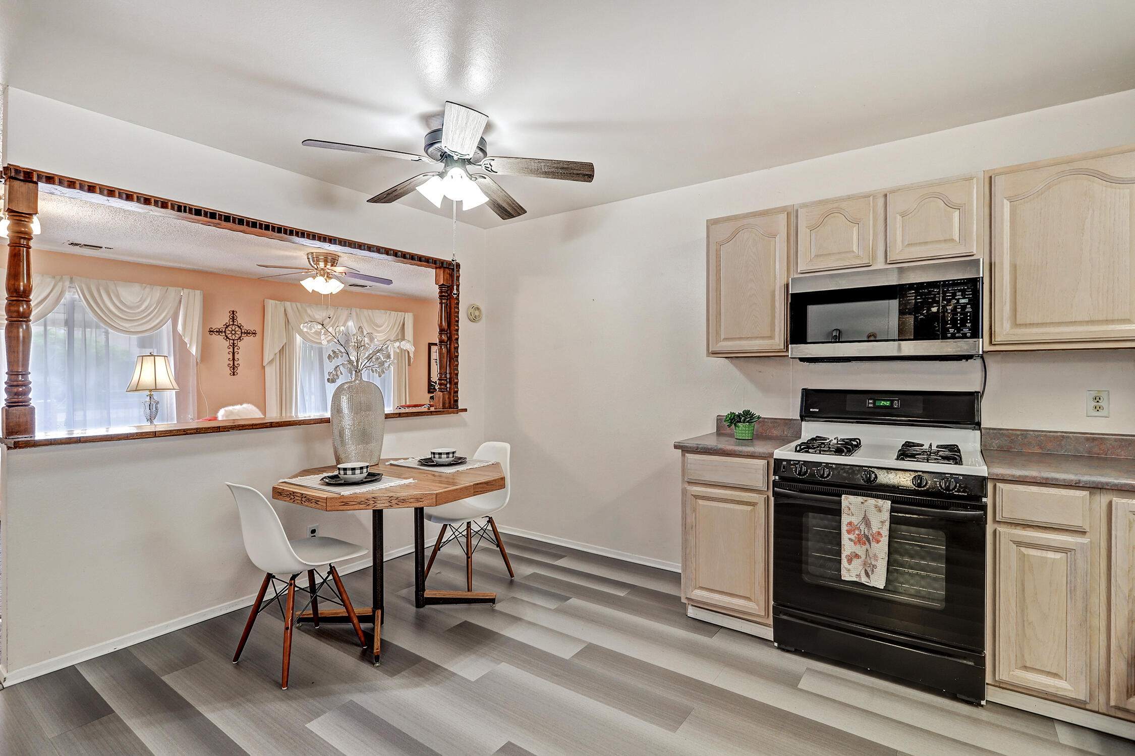 2807 DESERT GARDEN Lane SW