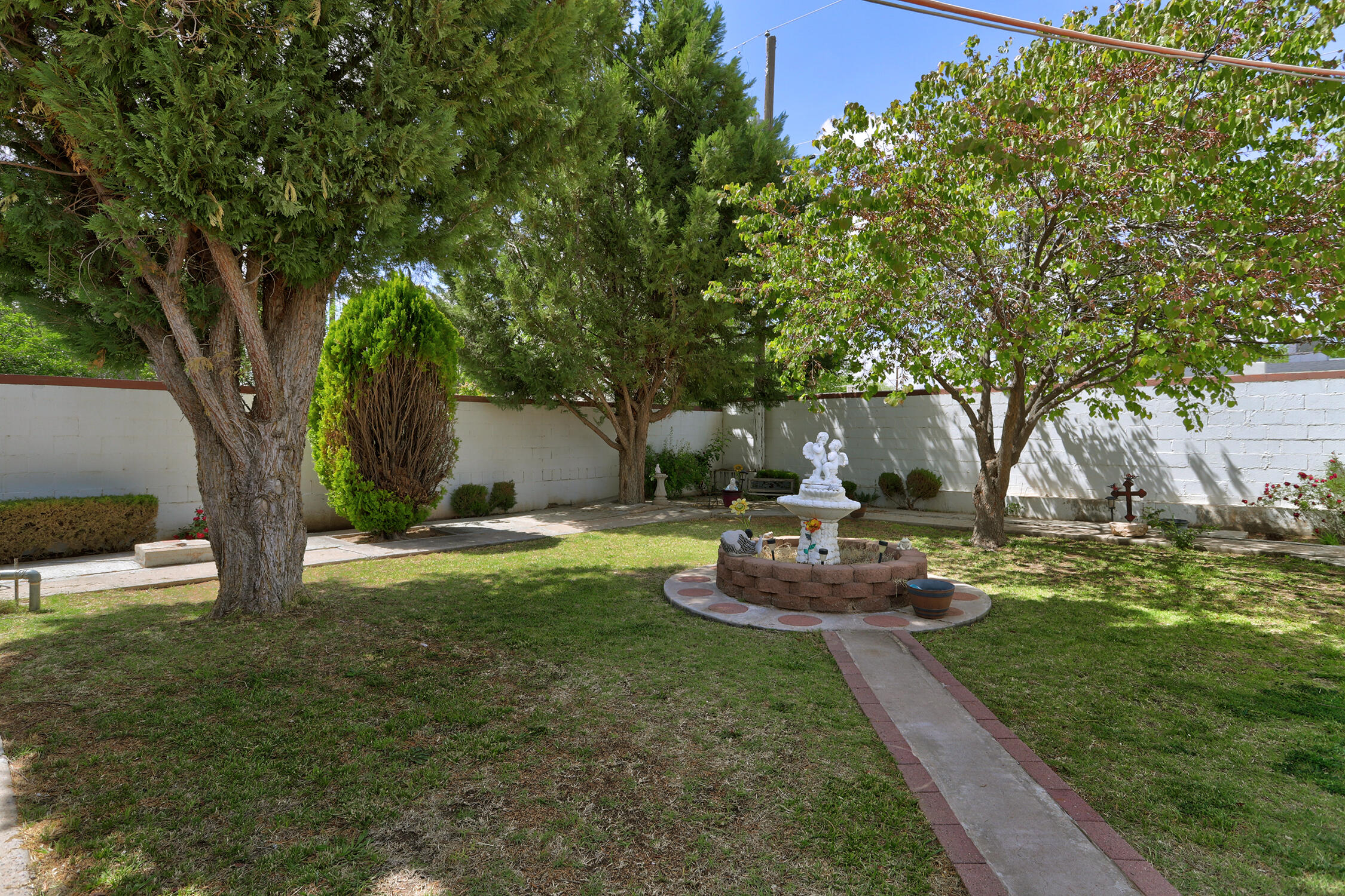 2807 DESERT GARDEN Lane SW