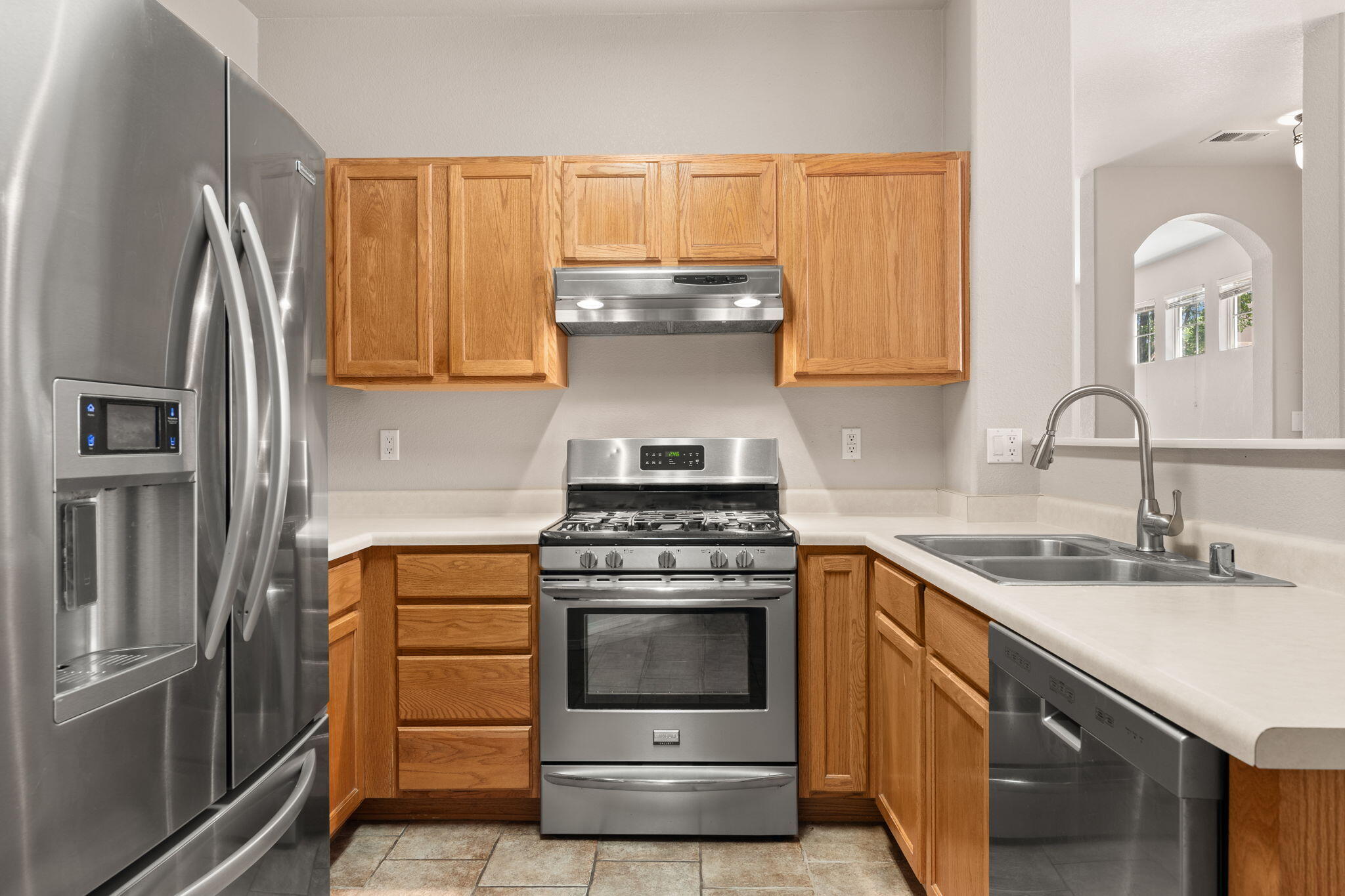 5236 NA PALI Street NE