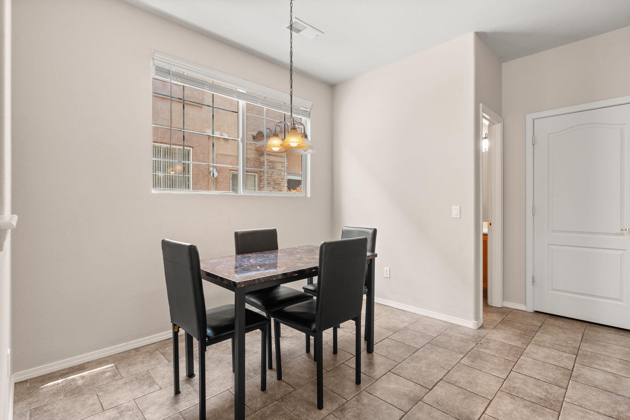 5236 NA PALI Street NE