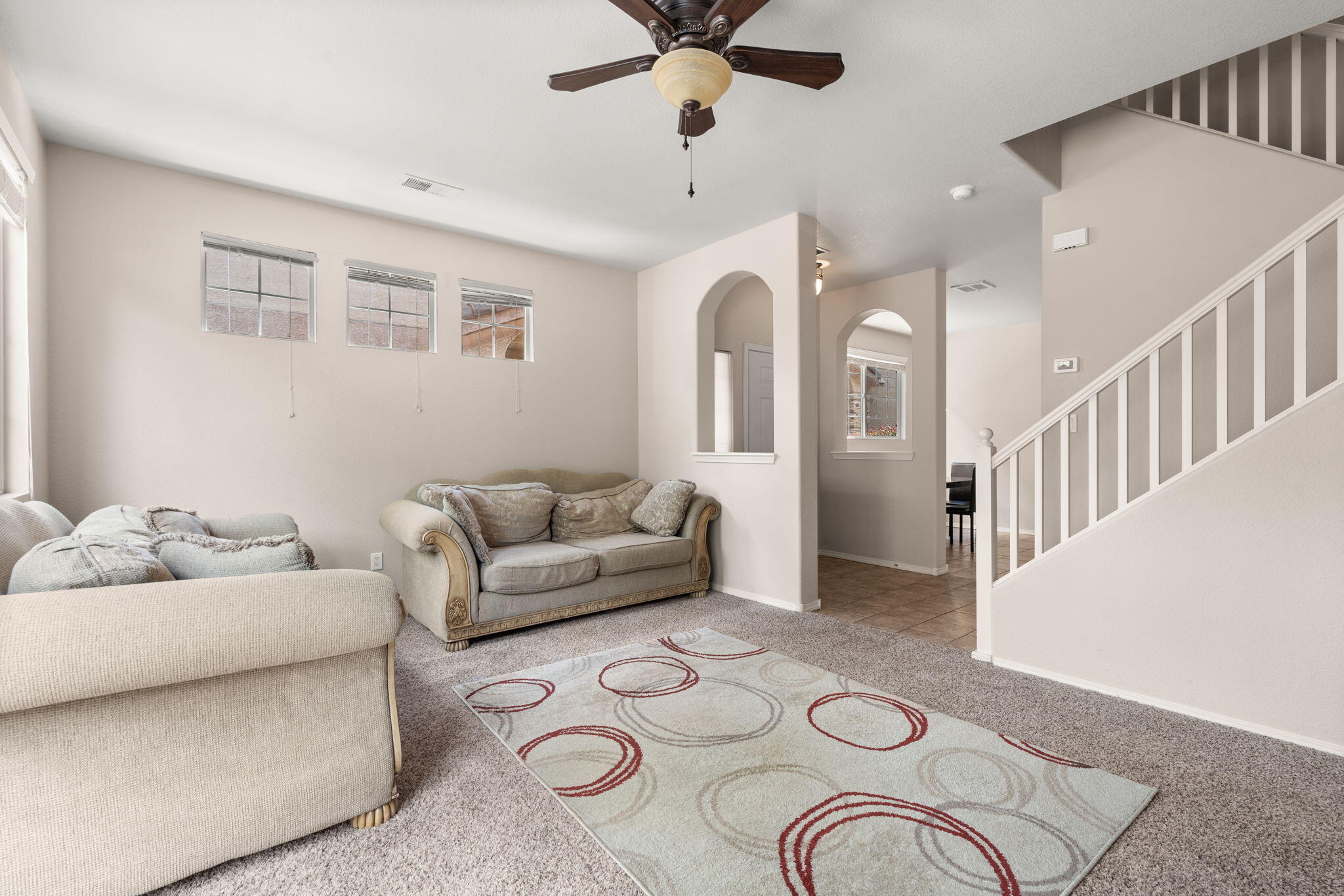 5236 NA PALI Street NE