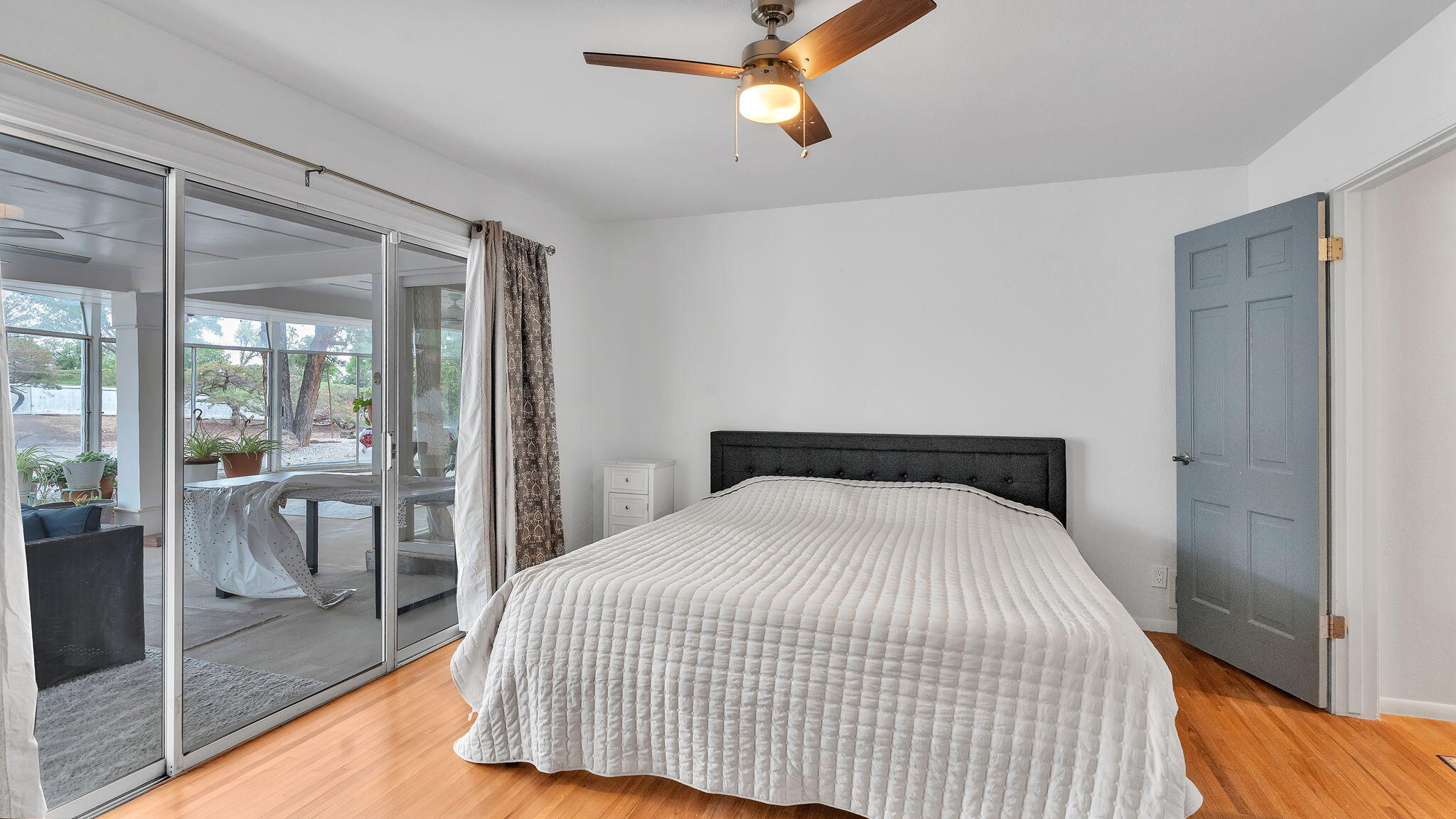 806 LAMP POST Circle SE