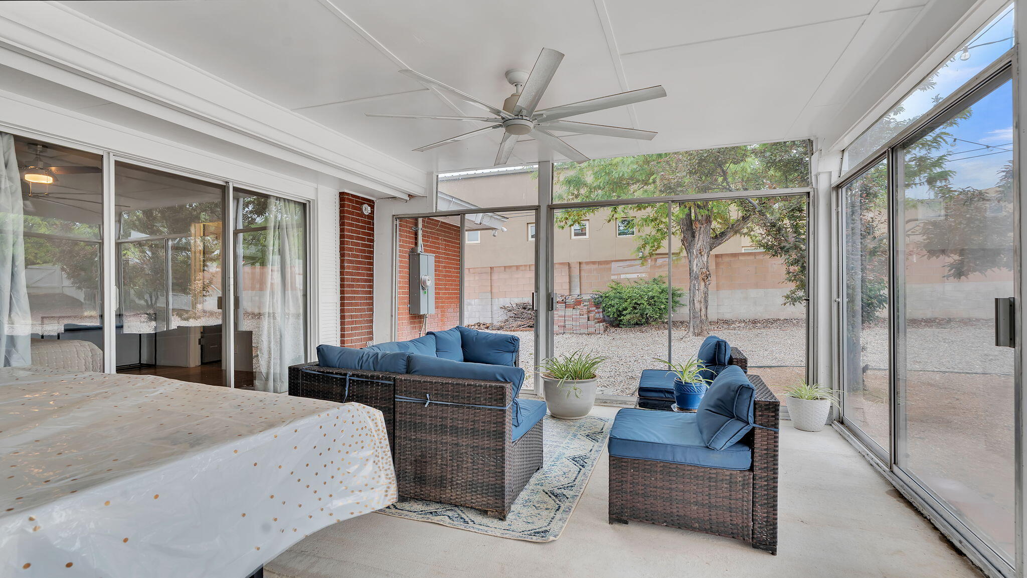 806 LAMP POST Circle SE