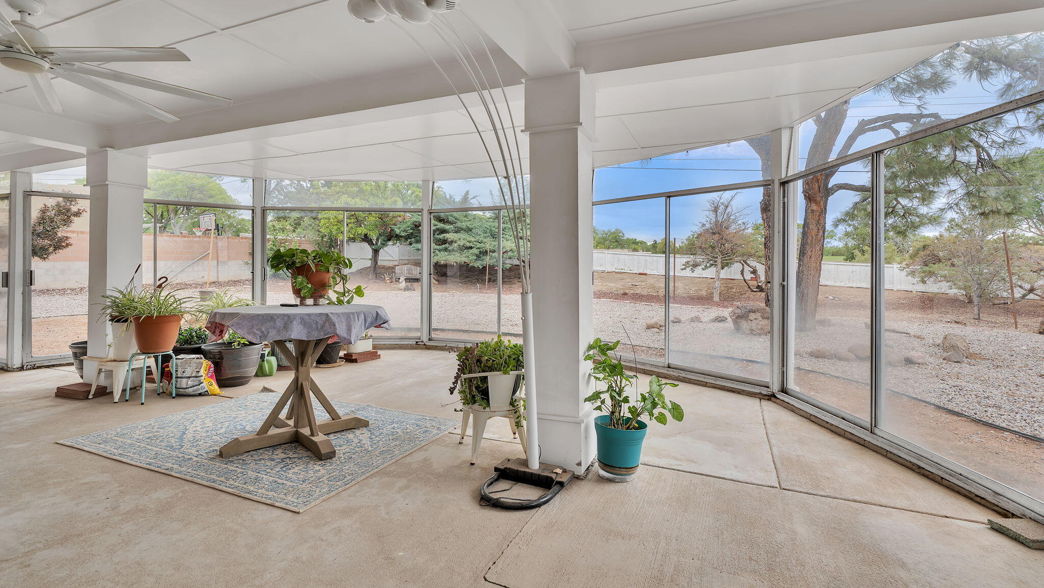 806 LAMP POST Circle SE