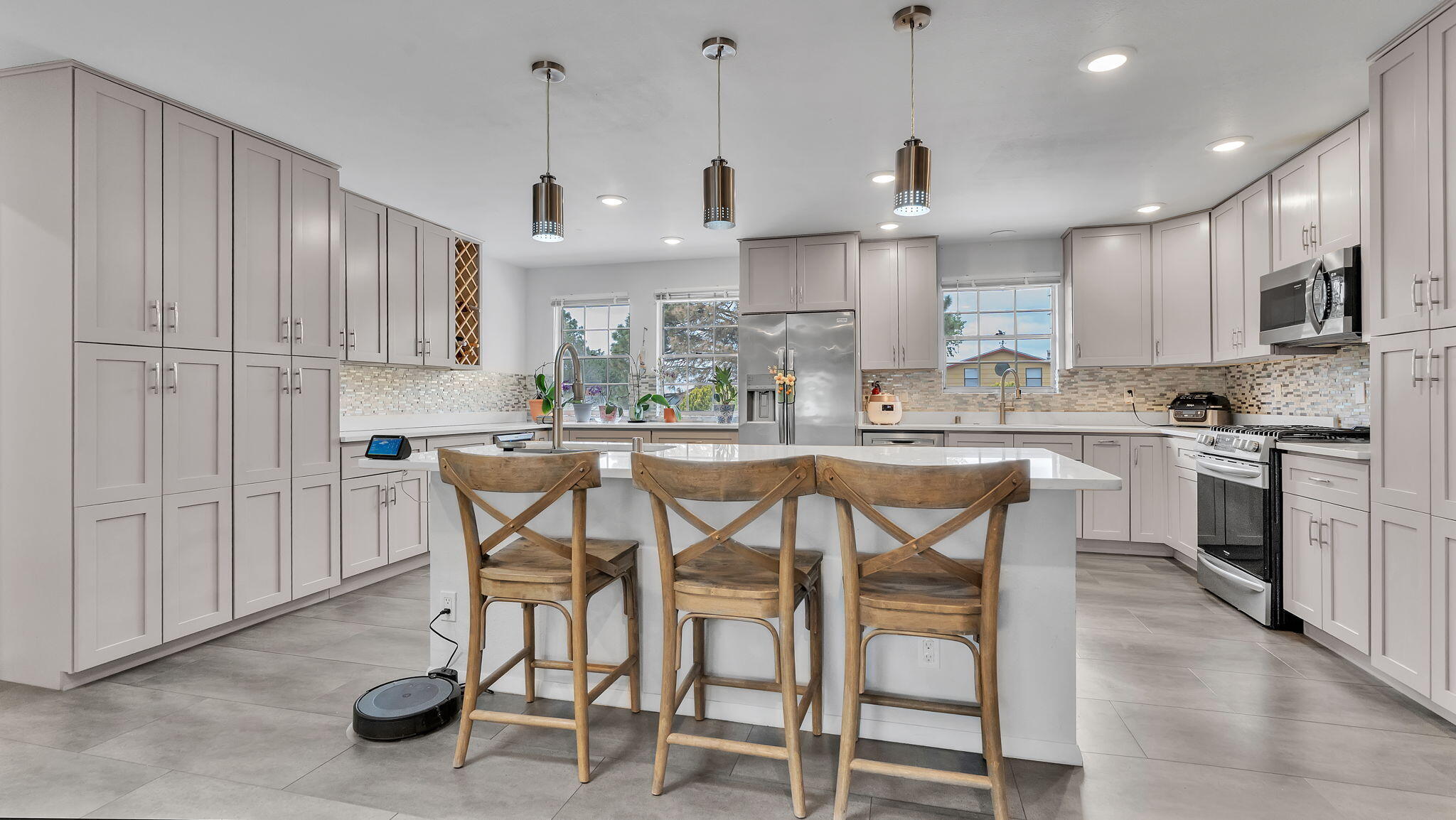 806 LAMP POST Circle SE