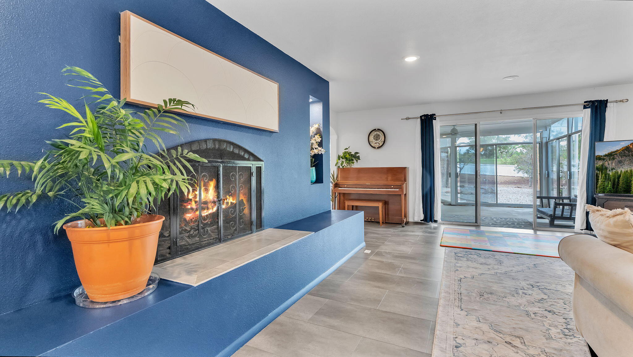 806 LAMP POST Circle SE