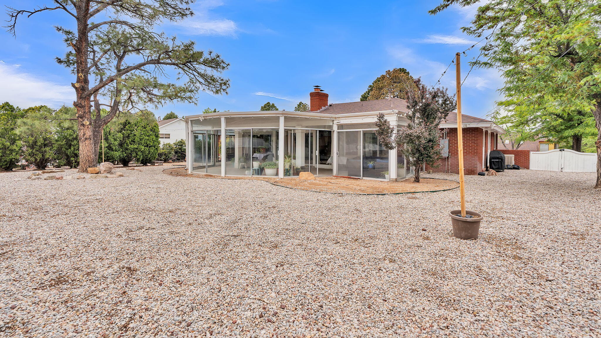 806 LAMP POST Circle SE