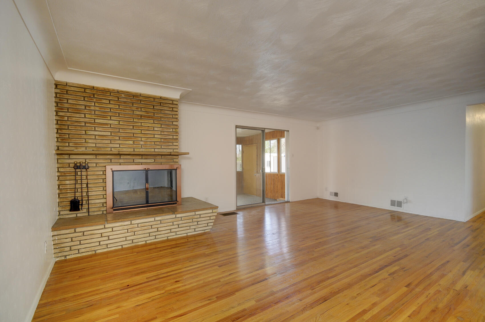 717 TRUMAN Street NE