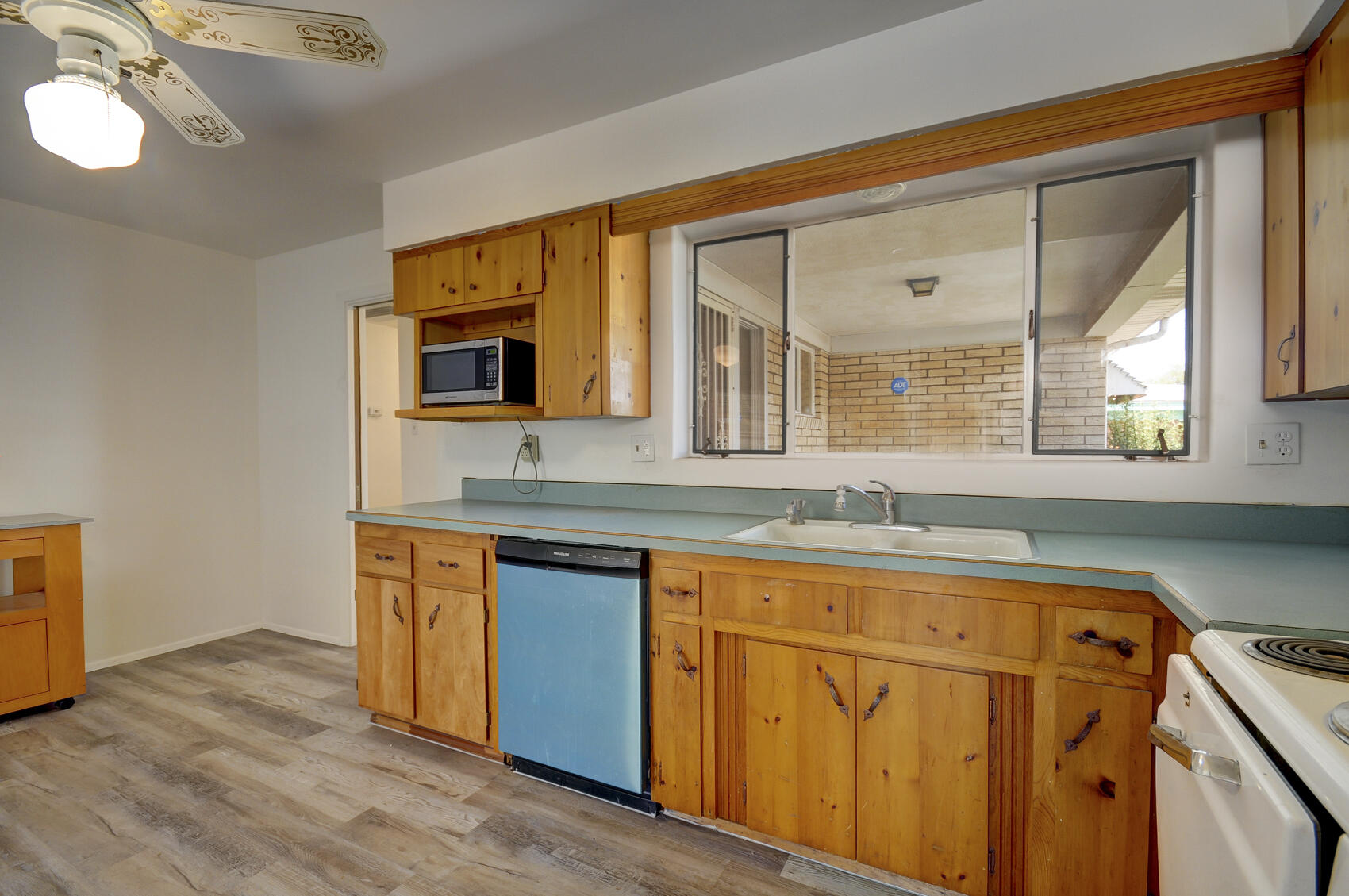 717 TRUMAN Street NE