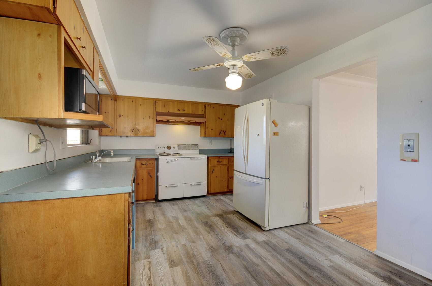 717 TRUMAN Street NE