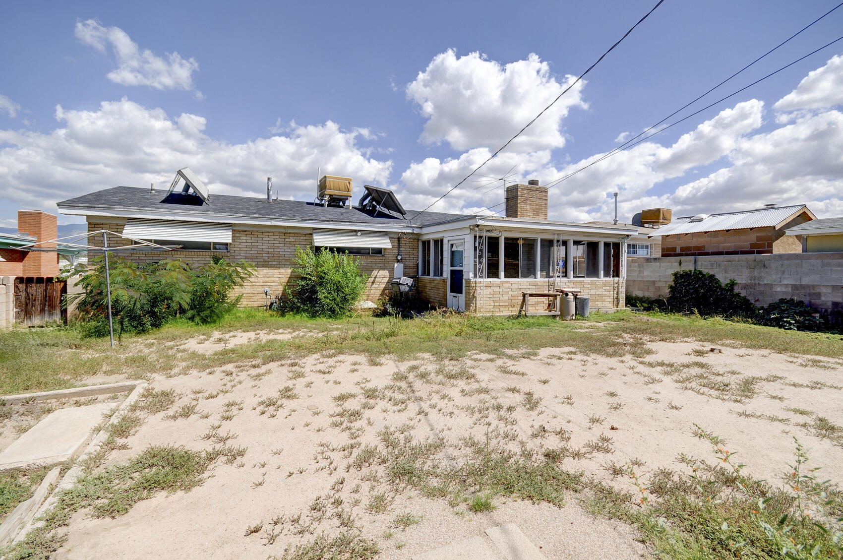 717 TRUMAN Street NE