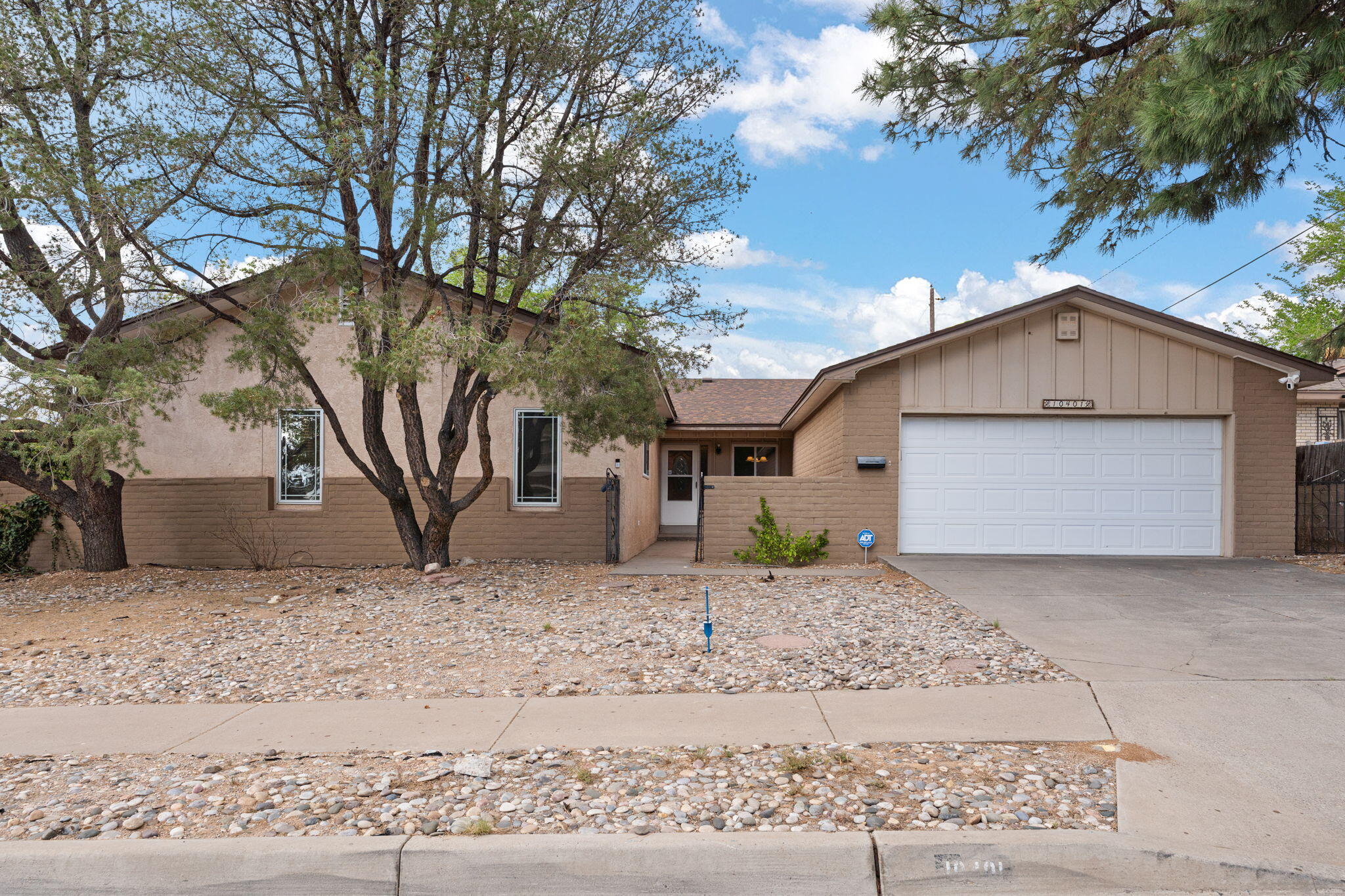 10401 KAREN Avenue NE