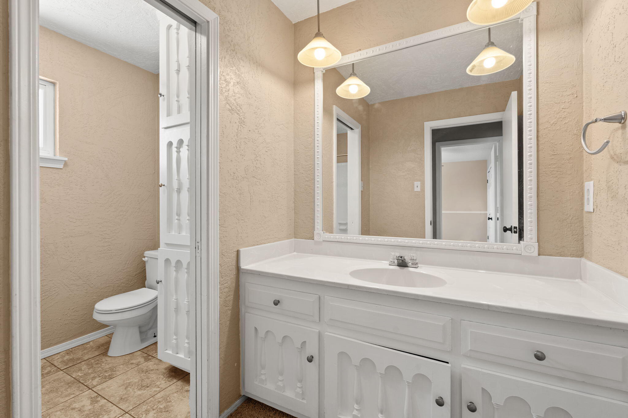 10401 KAREN Avenue NE