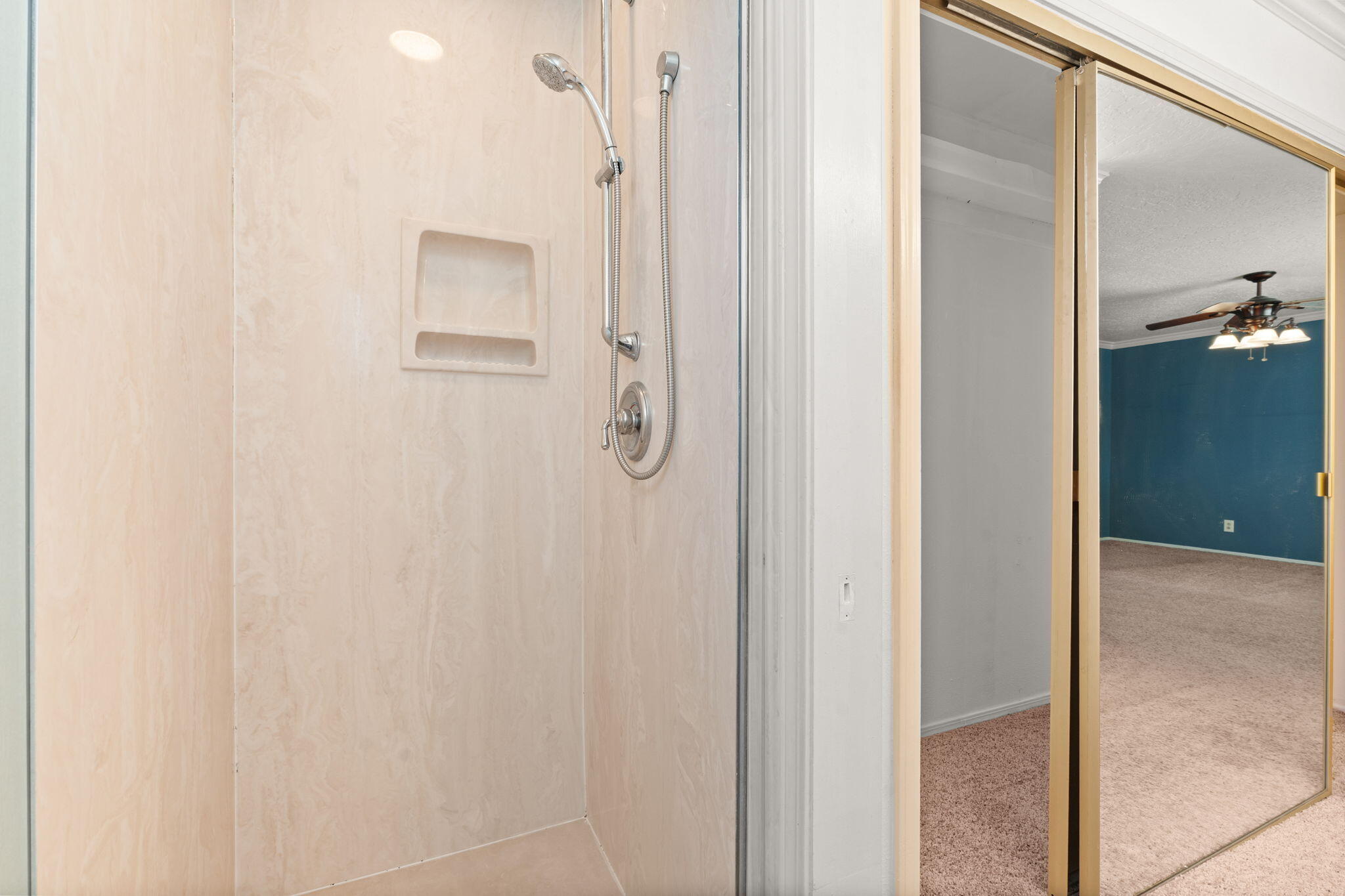 10401 KAREN Avenue NE