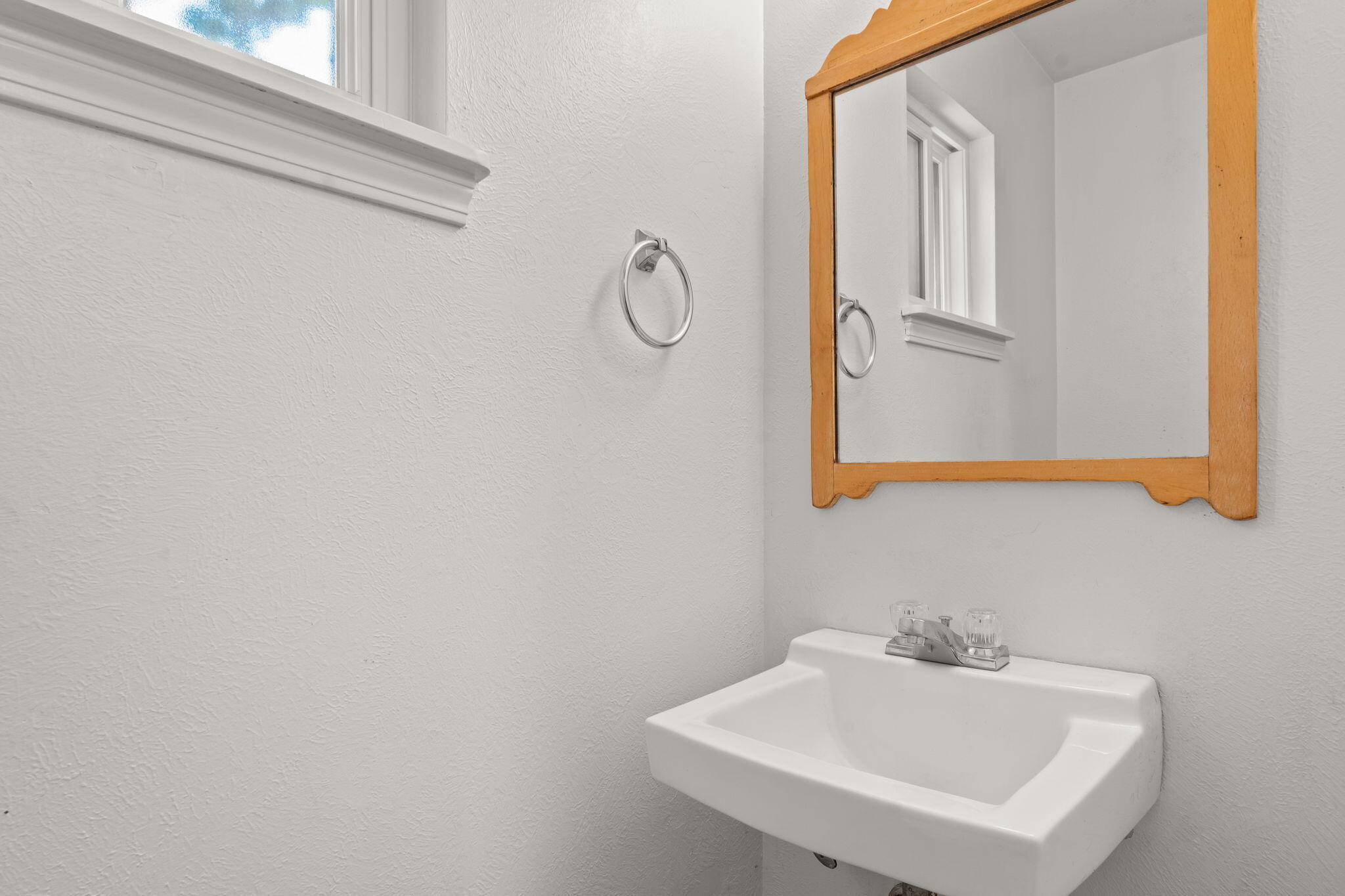 10401 KAREN Avenue NE