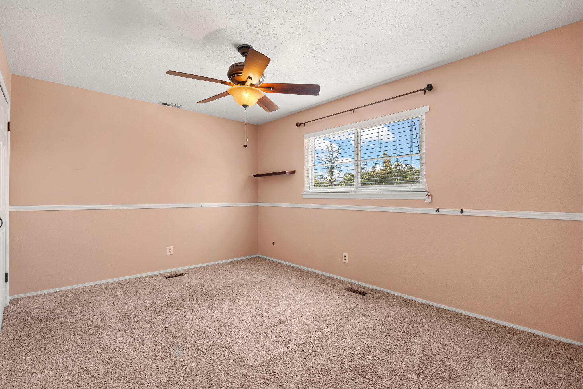 10401 KAREN Avenue NE